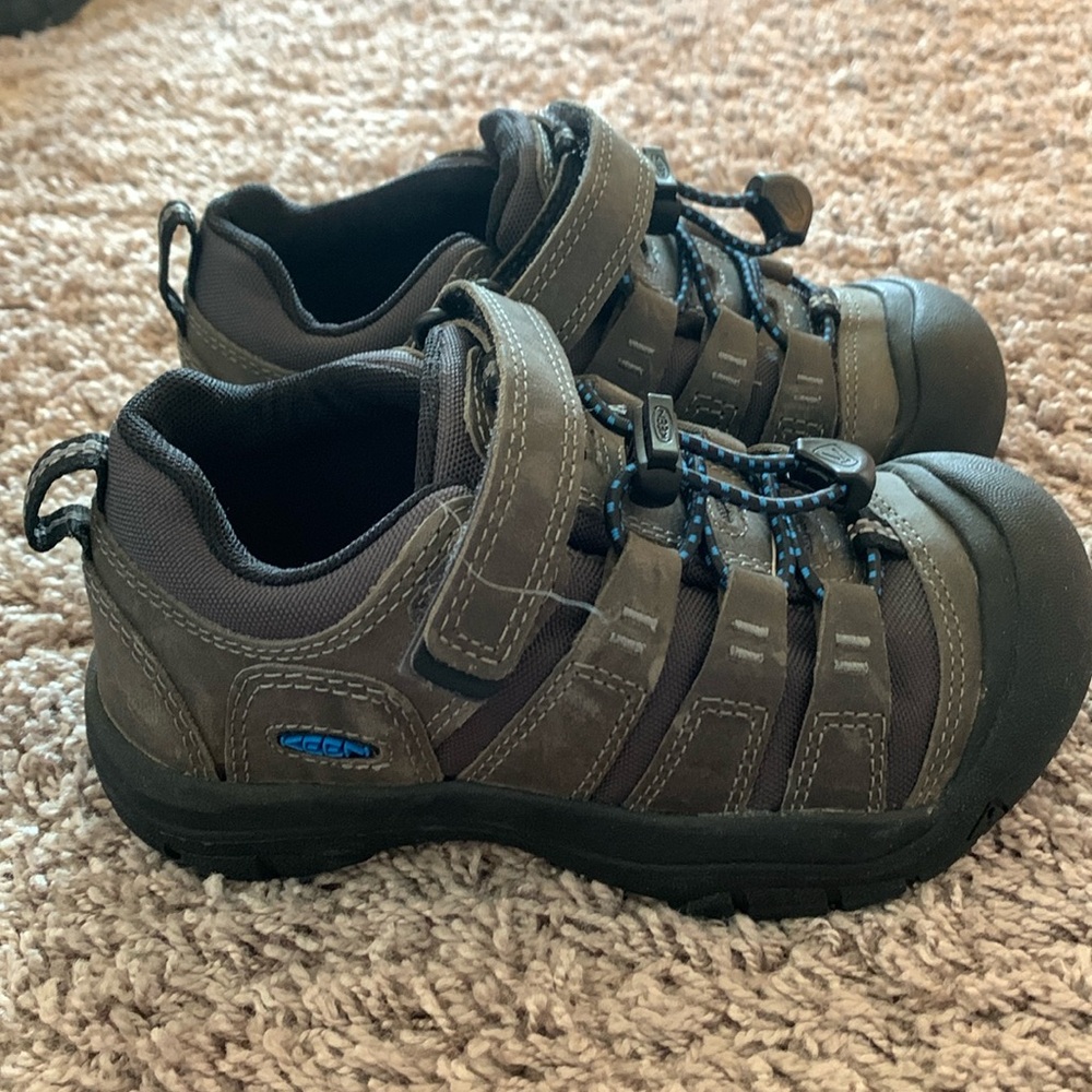 Never worn toddler boys’ Keen shoes. Size 11, like-new condition.